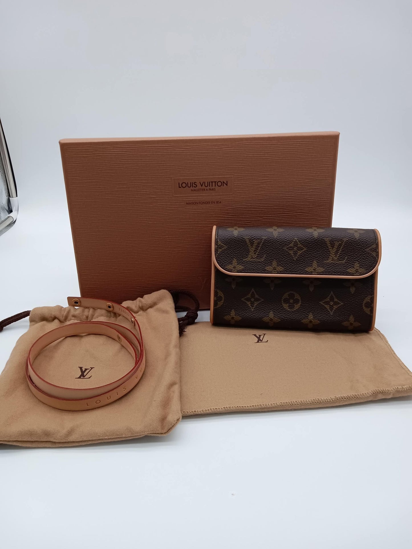 LOUIS VUITTON Pochette Florentine XS