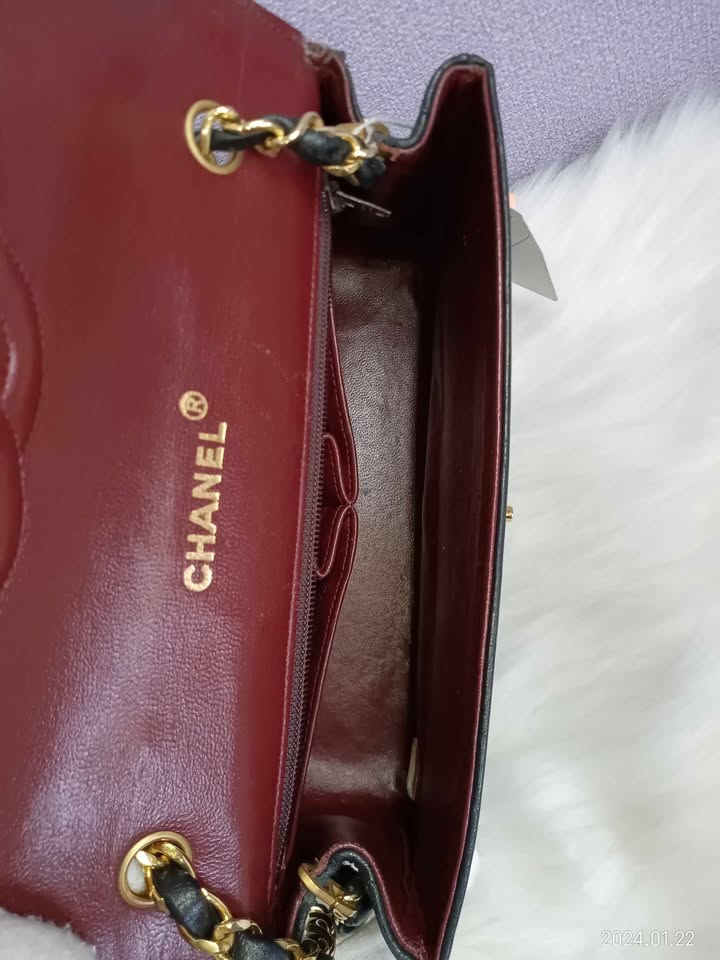 CHANEL Matelasse Chain Bag