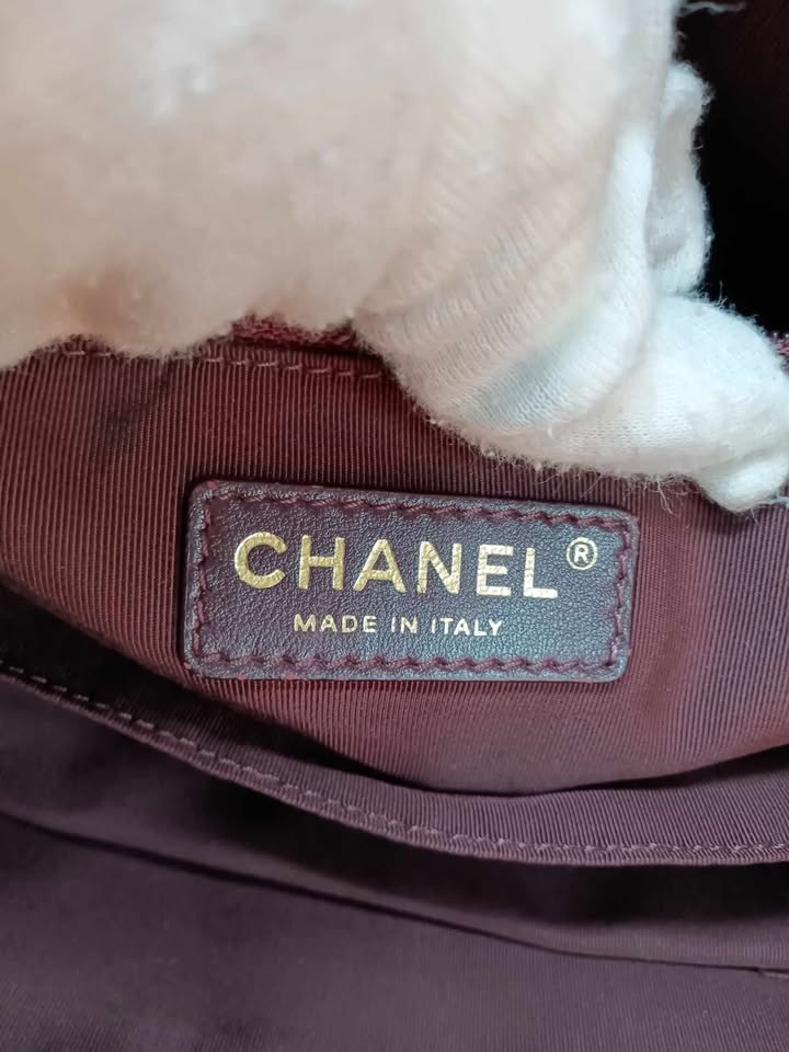 CHANEL Chain Shoulder Bag