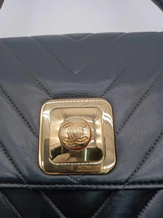 CHANEL Lamb Vintage Chevron Flap