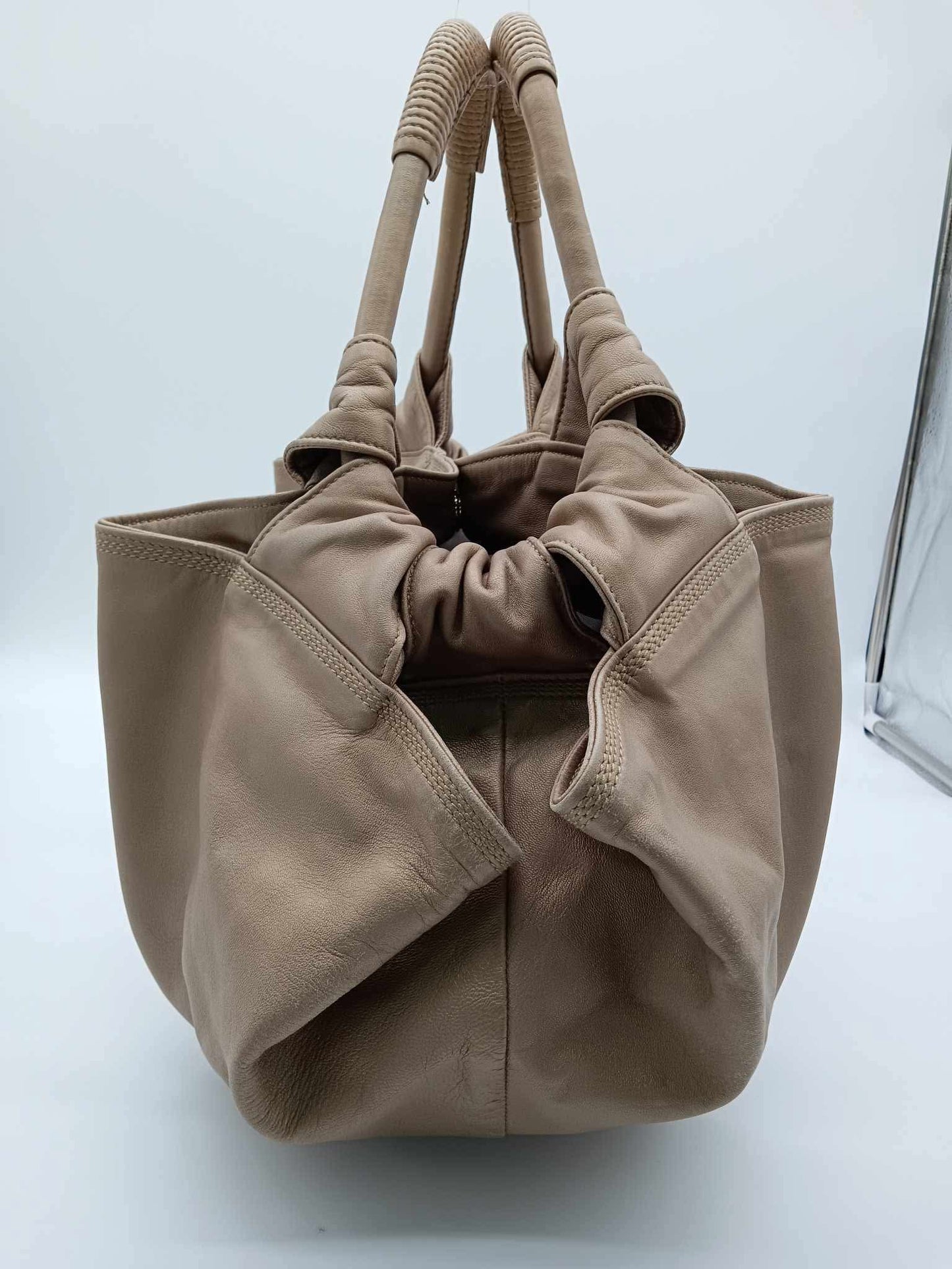 LOEWE Nappa Aire Levante Hobo