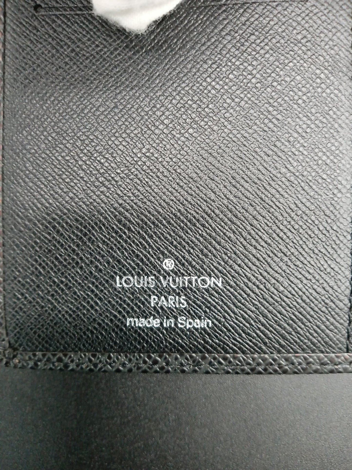 LOUIS VUITTON Taiga Leather Agenda