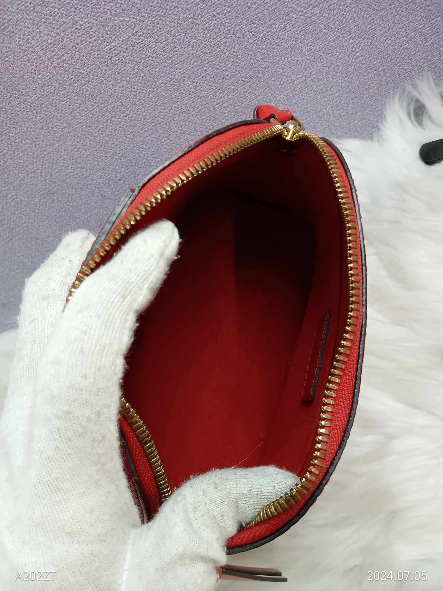 LOUIS VUITTON Epi Alma Mini