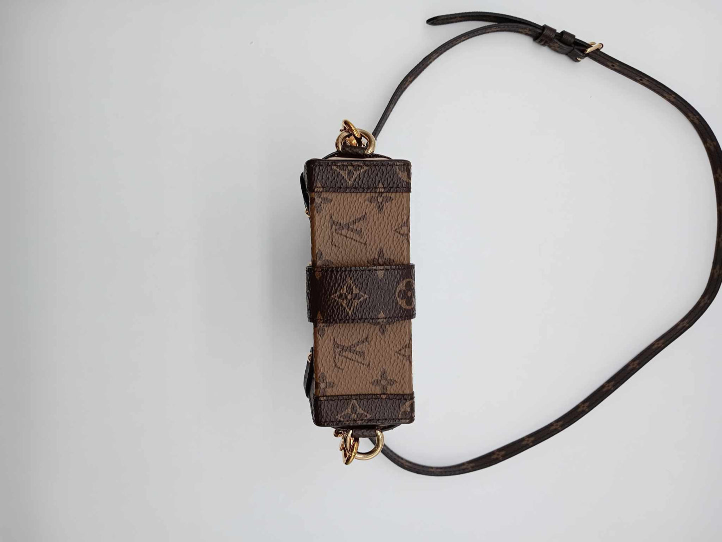 LOUYIS VUITTON Monogram Reverse Pochette Trunk Vertical