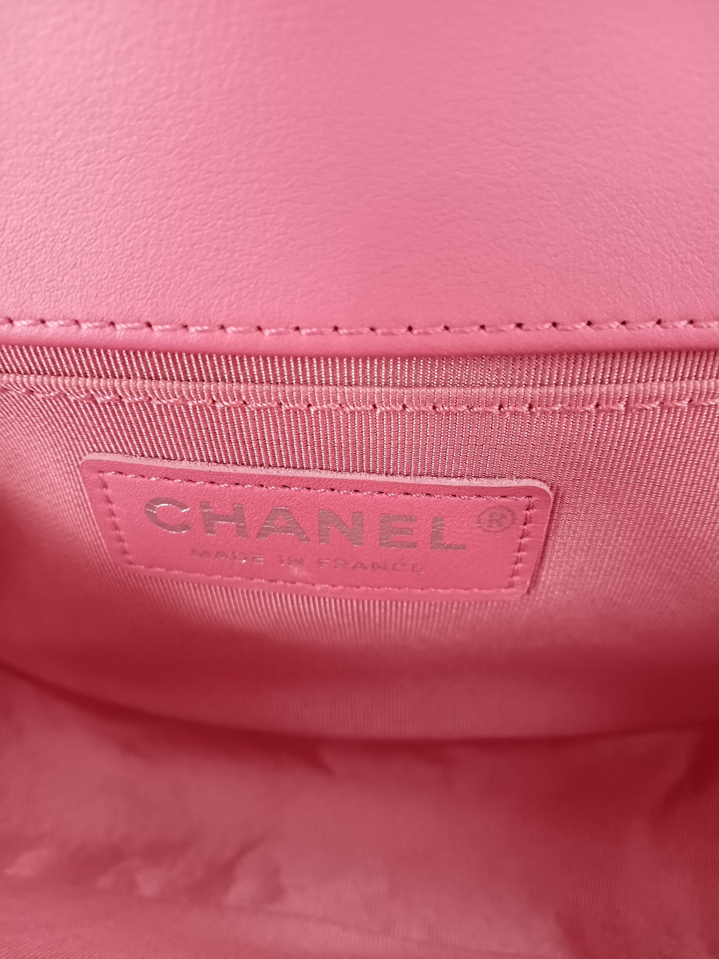 CHANEL Lambskin V-Stitch Leboy