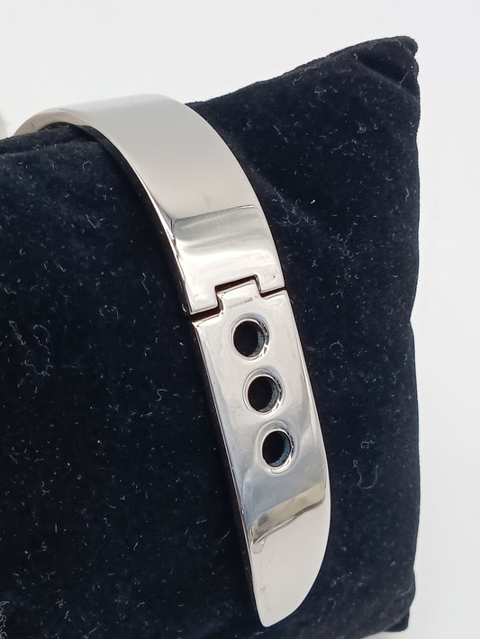 GUCCI 67OOL Bangle Watch