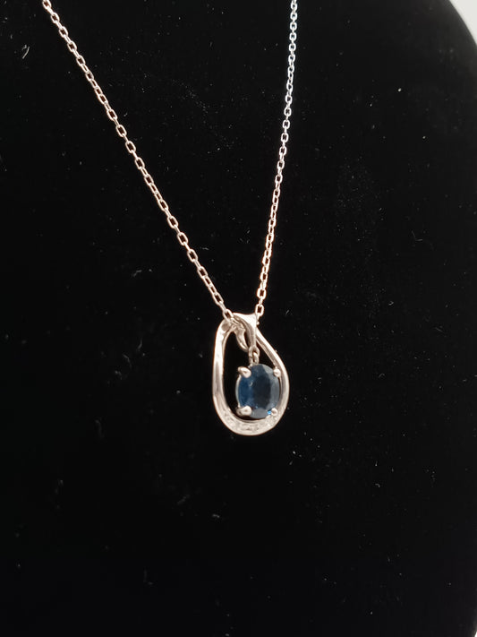 K18 White Gold Sapphire Necklace