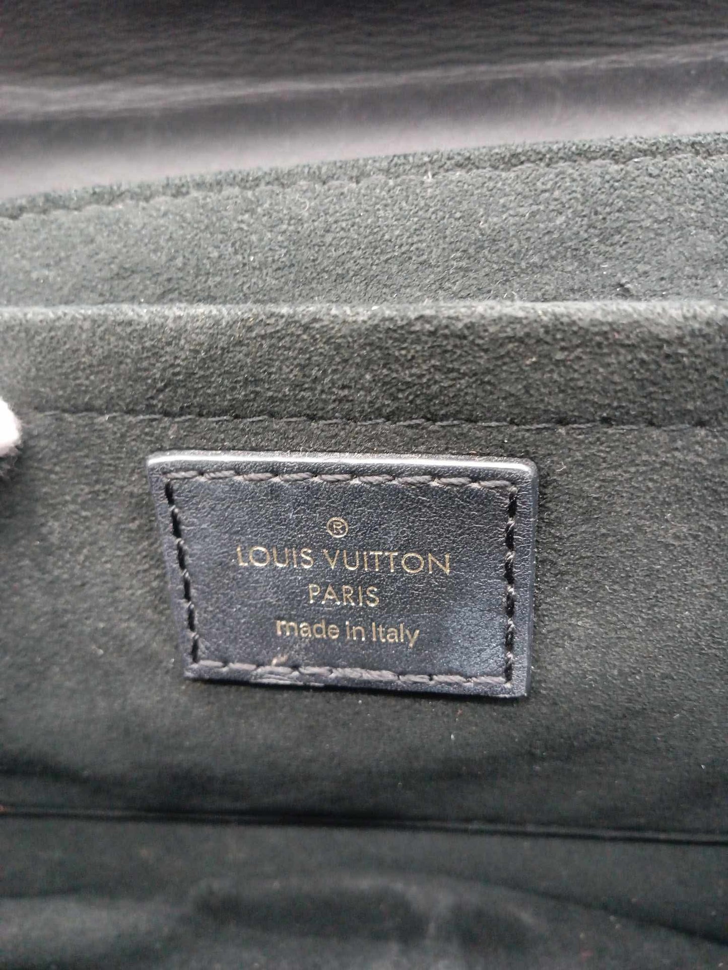 LOUIS VUITTON New Wave Noir MM