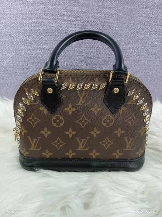 LOUIS VUITTON Monogram Alma BB Noir