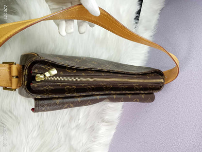 LOUIS VUITTON Monogram Viva Cite GM