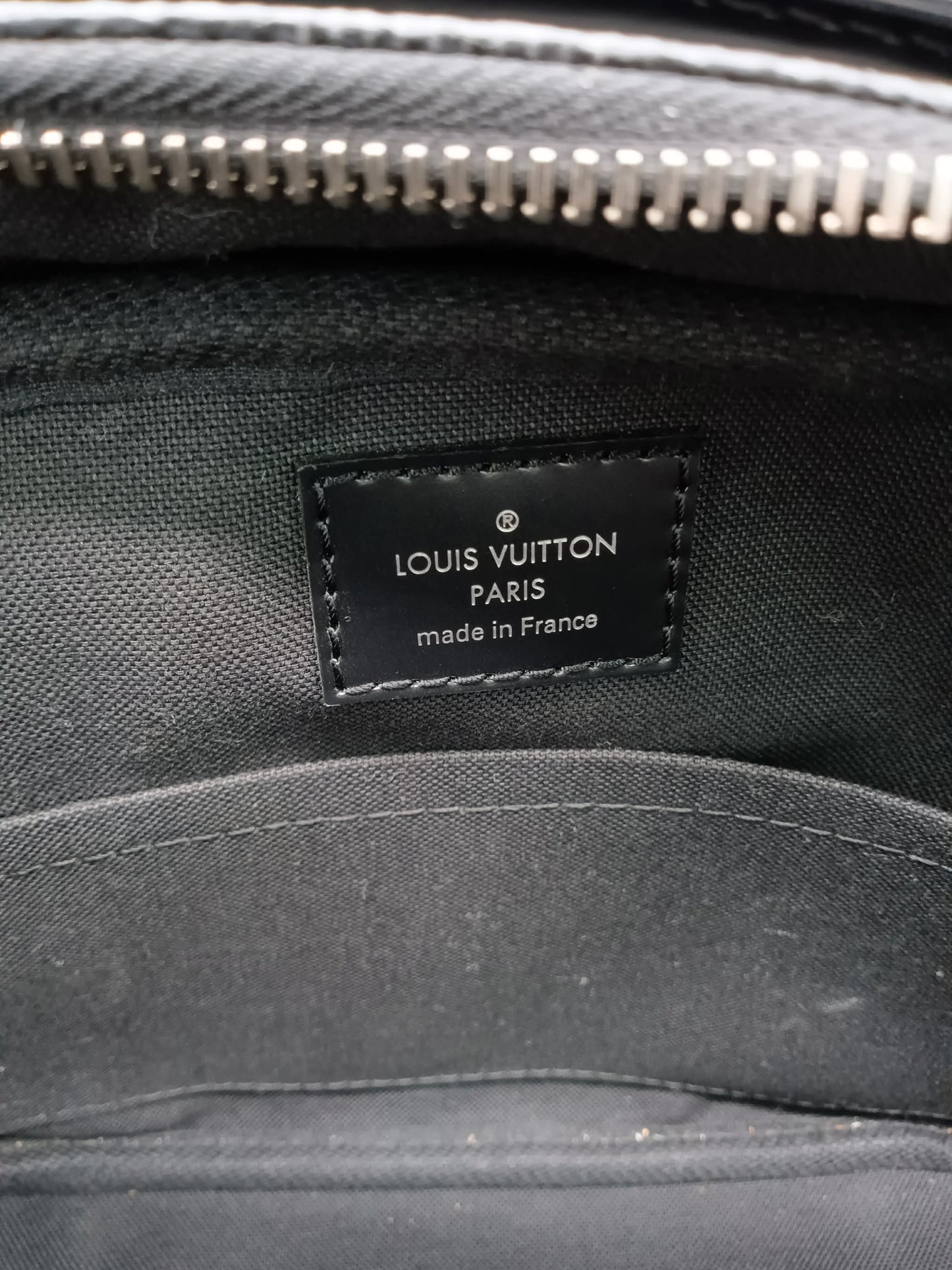 LOUIS VUITTON Damier Graphite Ambrell