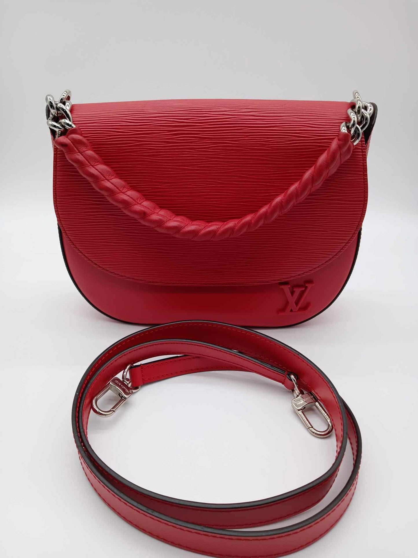 LOUIS VUITTON Epi Luna