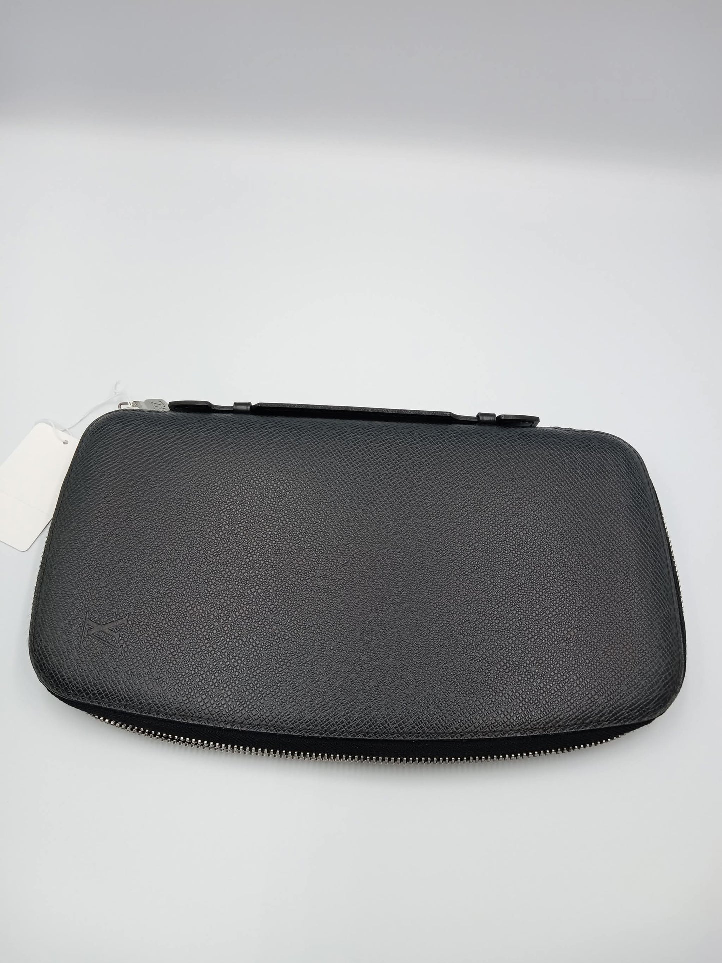 LOUIS VUITTON Taiga Leather Atoll Organizer