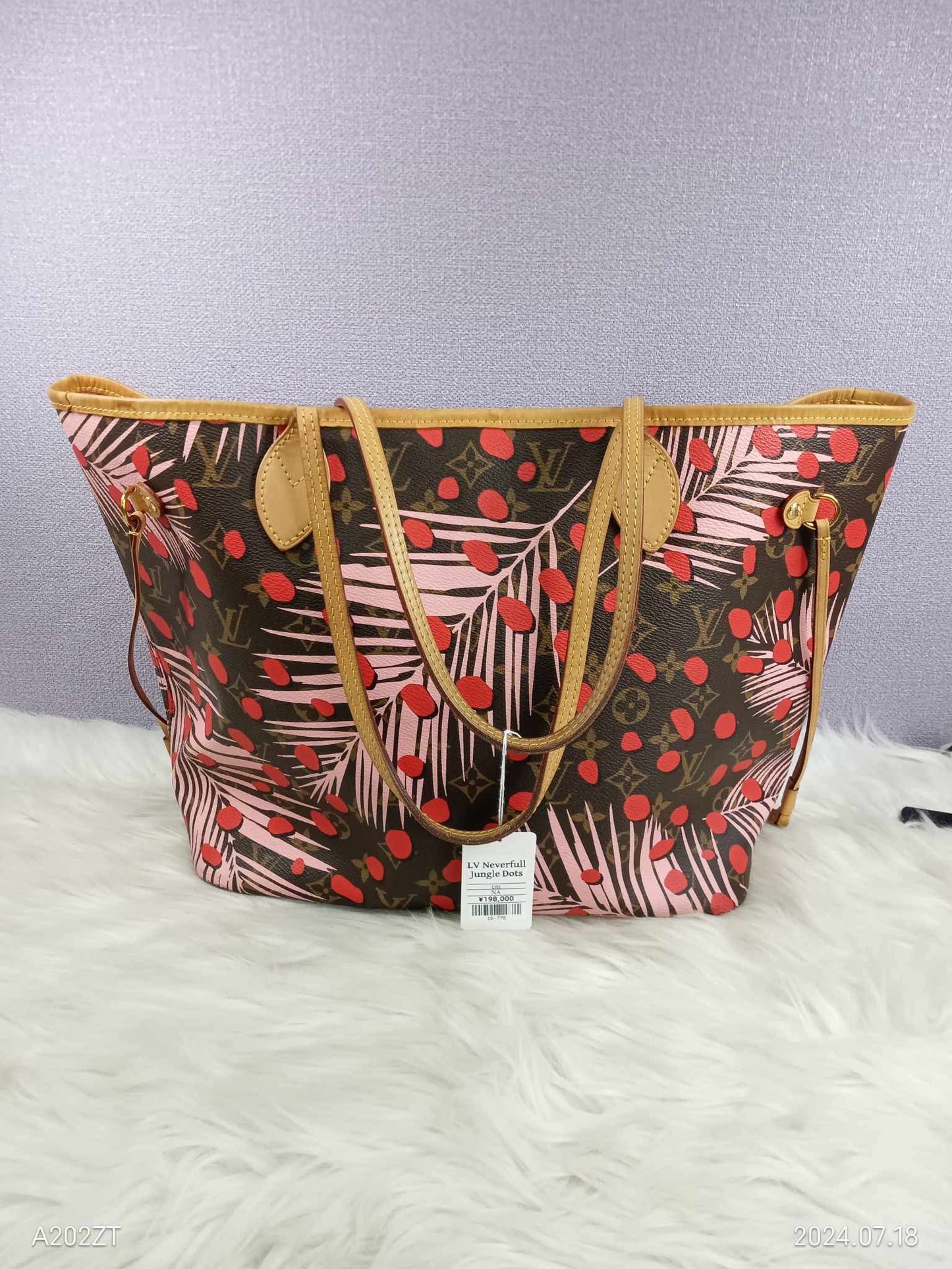 LOUIS VUITTON  Monogram Neverfull Jungle Dots