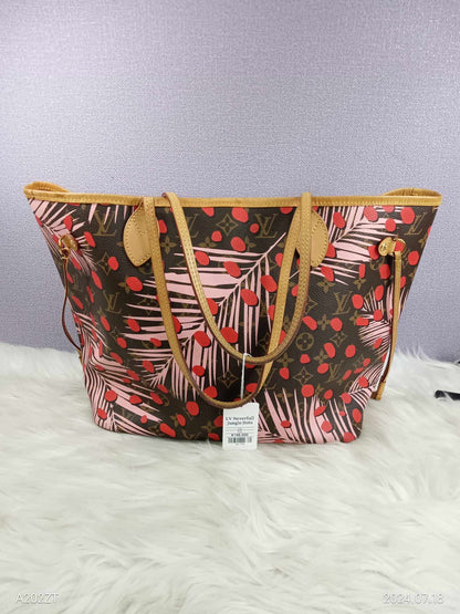 LOUIS VUITTON  Monogram Neverfull Jungle Dots