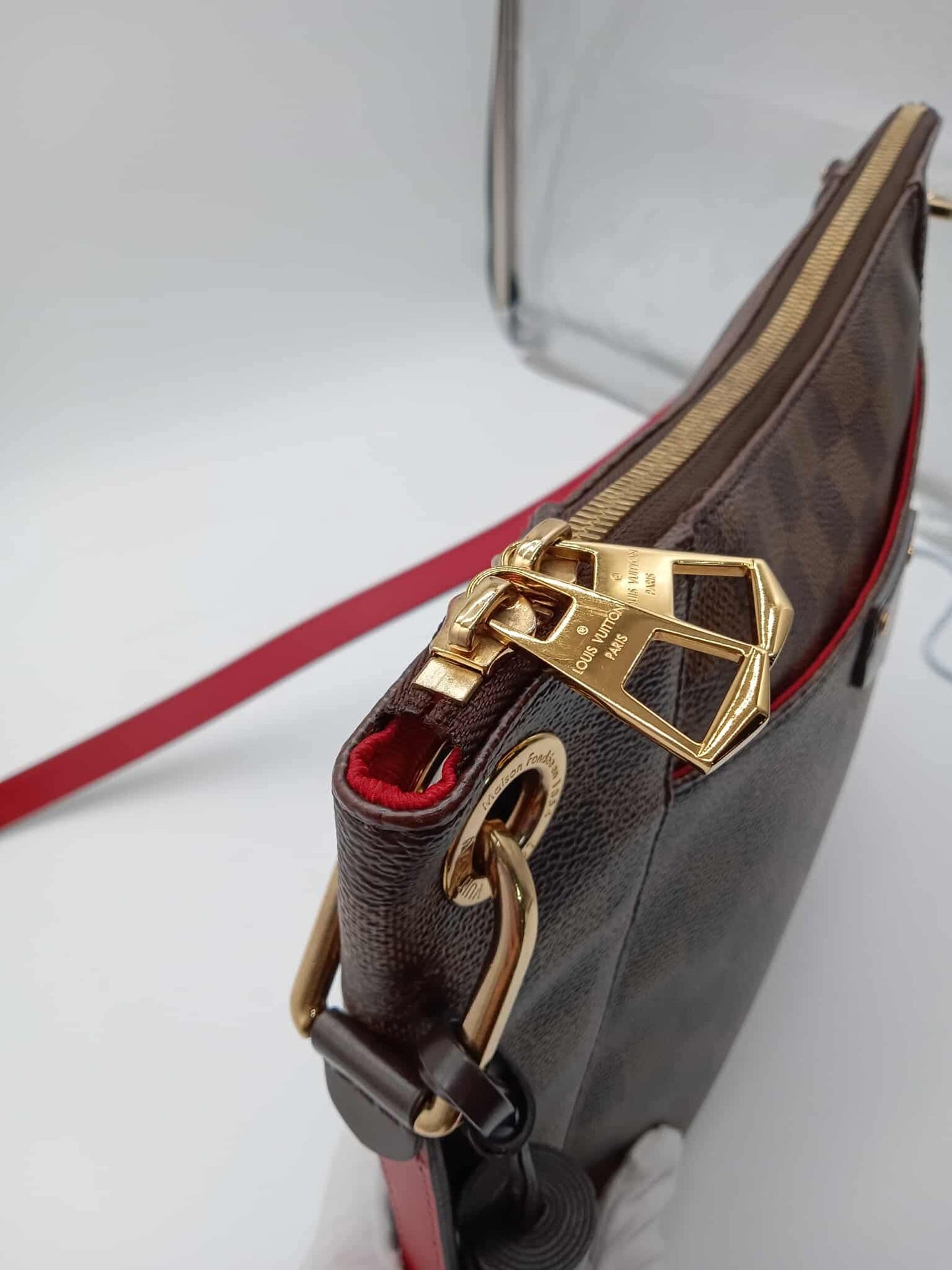 LOUIS VUITTON Damier South Bank Besace