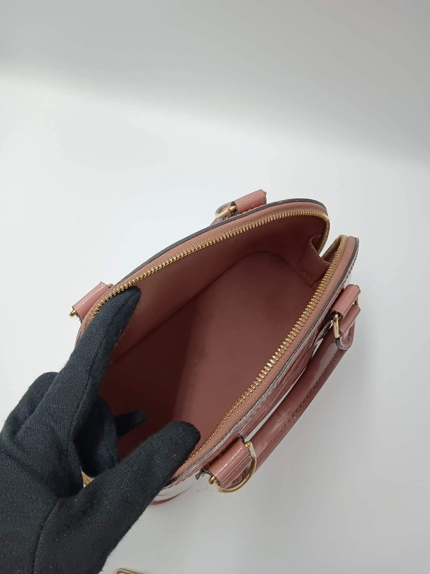 LOUIS VUITTON Vernis Alma BB