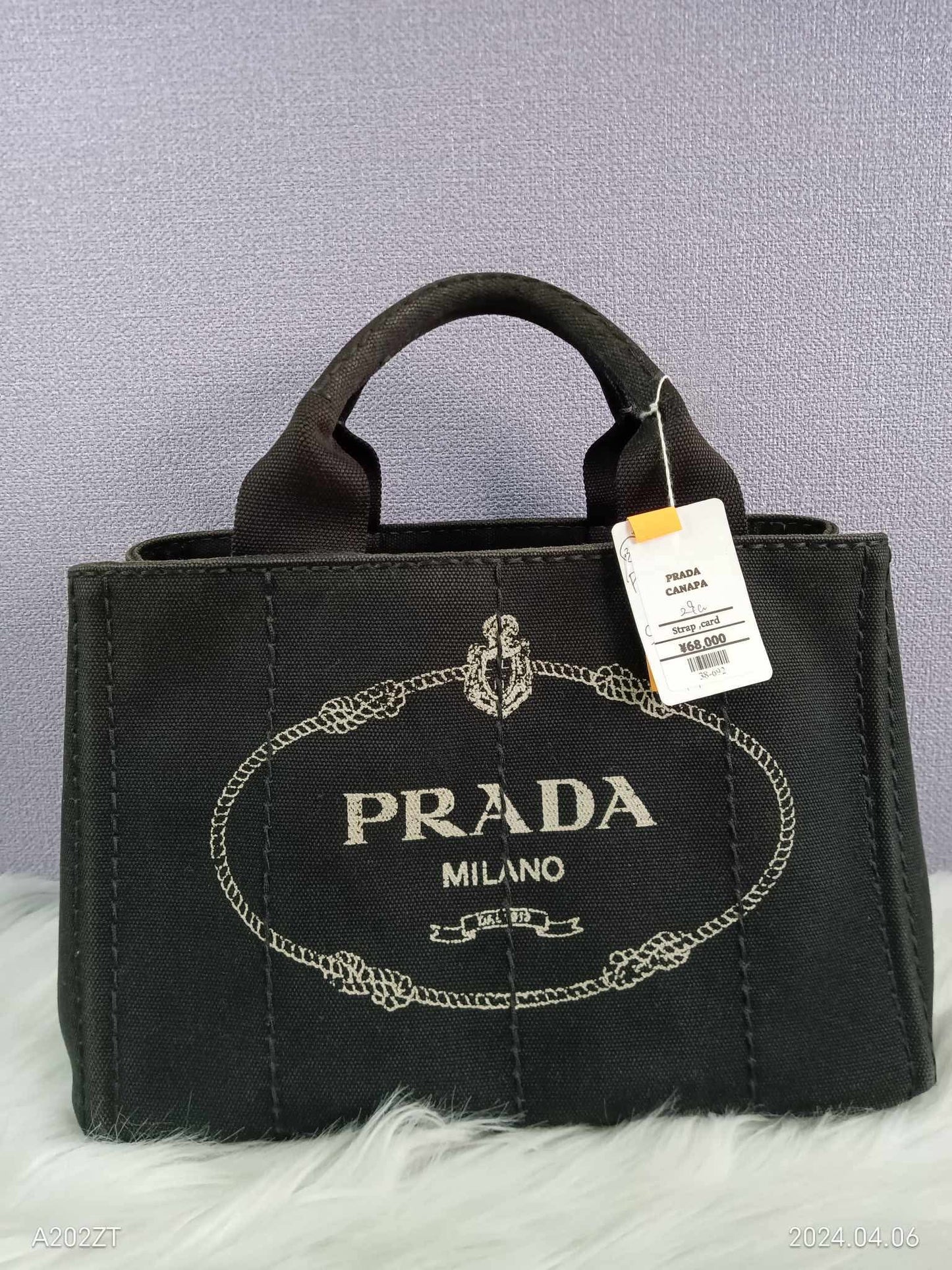 PRADA Canapa
