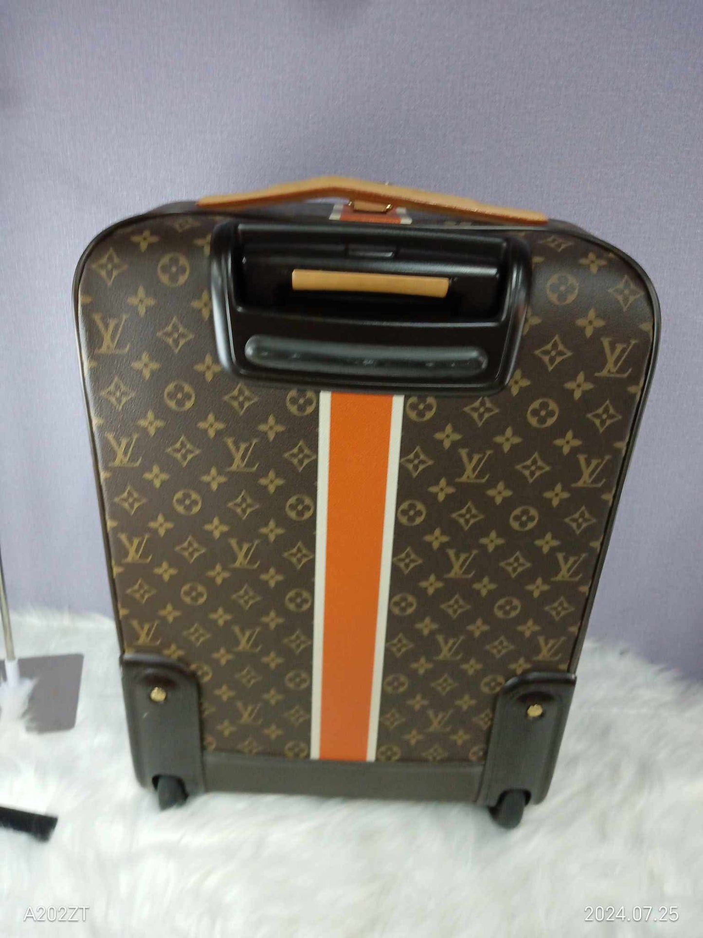 LOUIS VUITTON  Monogram Pegase 50