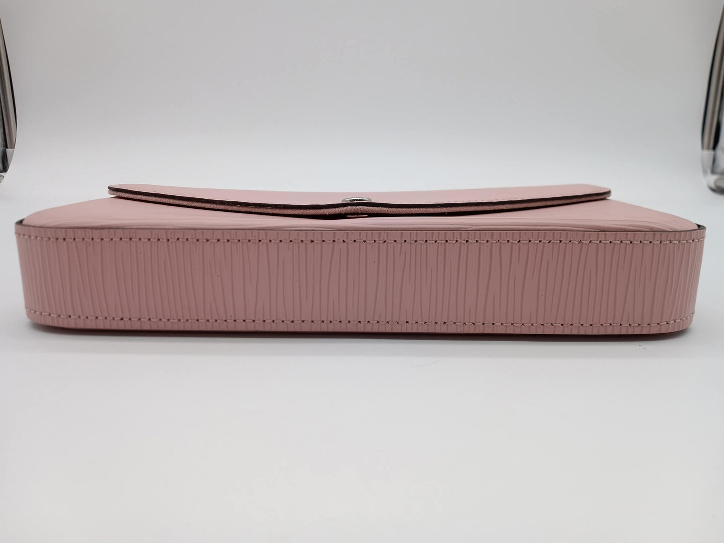 LOUIS VUITTON Epi Rose Ballerine Pochette Felicie