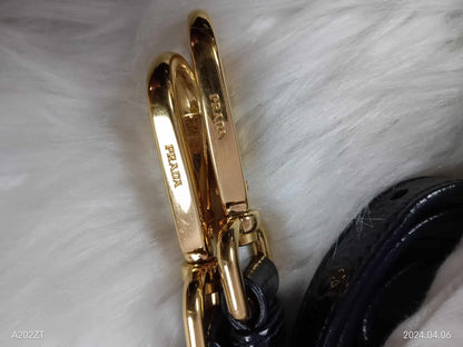 PRADA Canapa