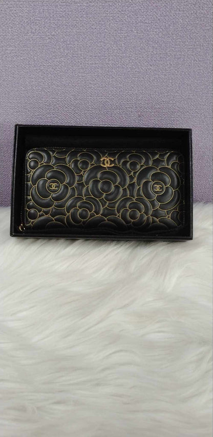 CHANEL Camellia Zippy Wallet