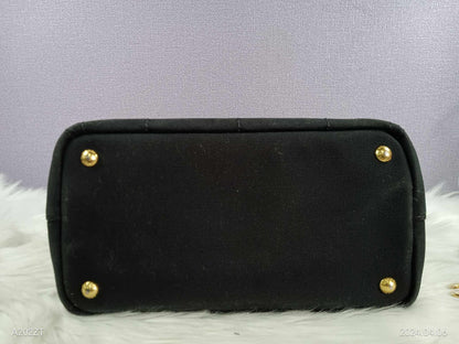 PRADA Canapa