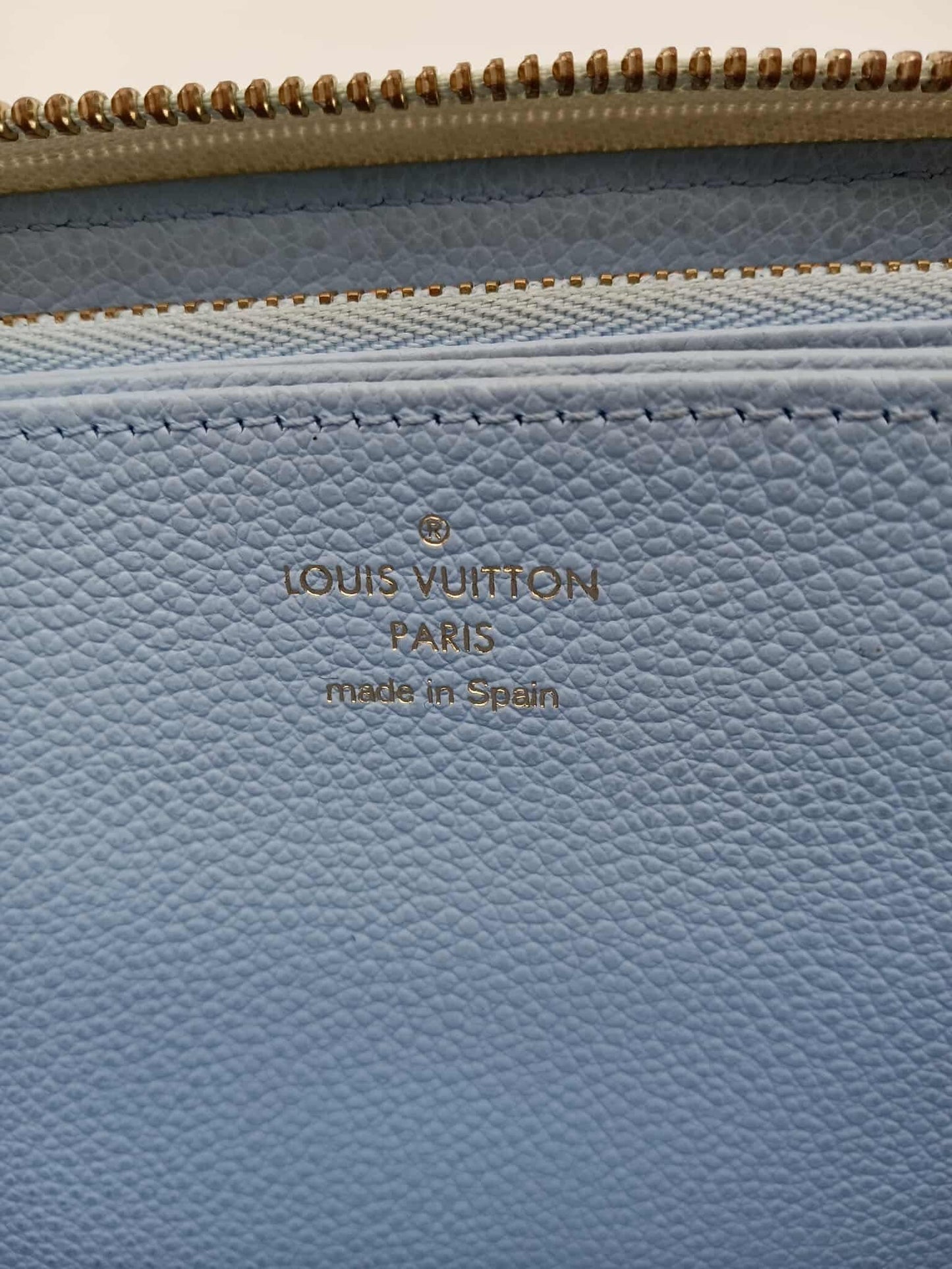 LOUIS VUITTON Monogram Empreinte Zippy Wallet