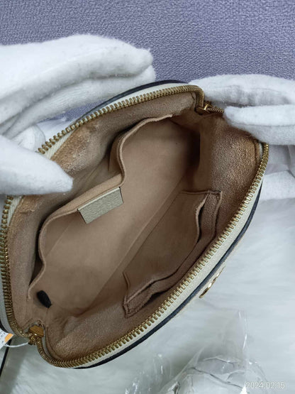 GUCCI Sherryline Sling Bag