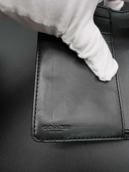 COACH Corner Zip Medium Wallet