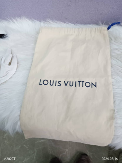 LOUIS VUITTON Monogram Alma BB Noir