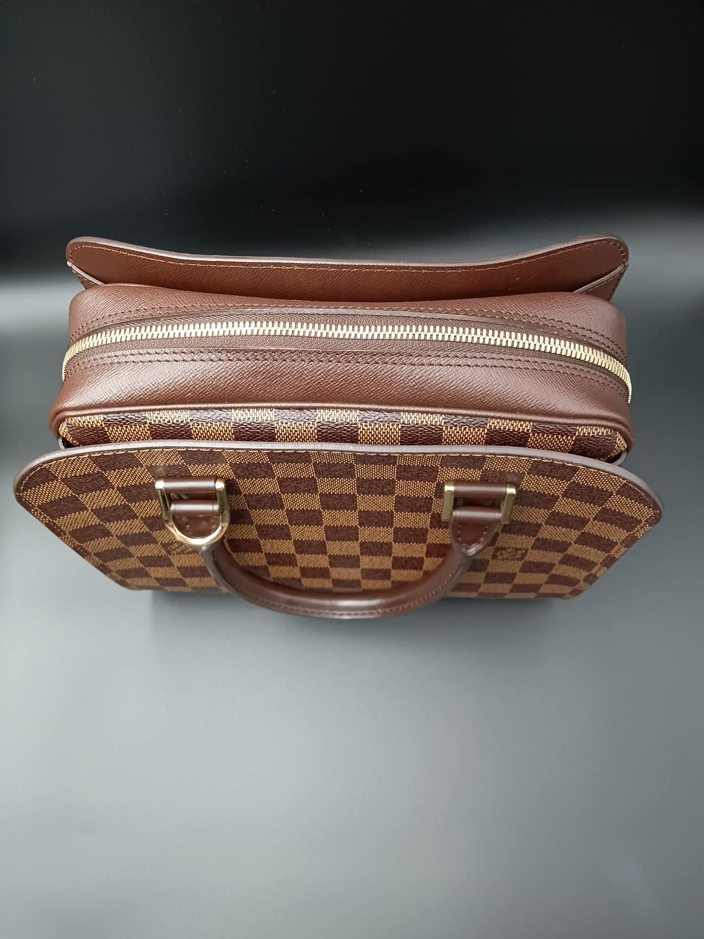 LOUIS VUITTON Damier Triana