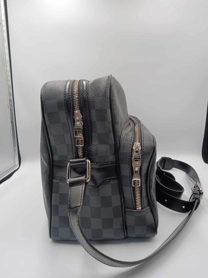 LOUIS VUITTON Damier Graphite Sac Leoh Messenger Bag