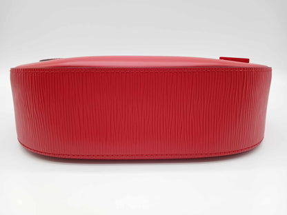 LOUIS VUITTON Epi Luna