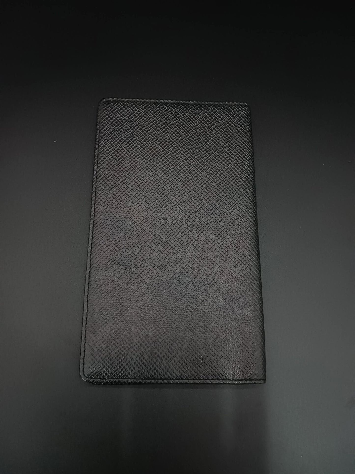 LOUIS VUITTON Taiga Leather Agenda