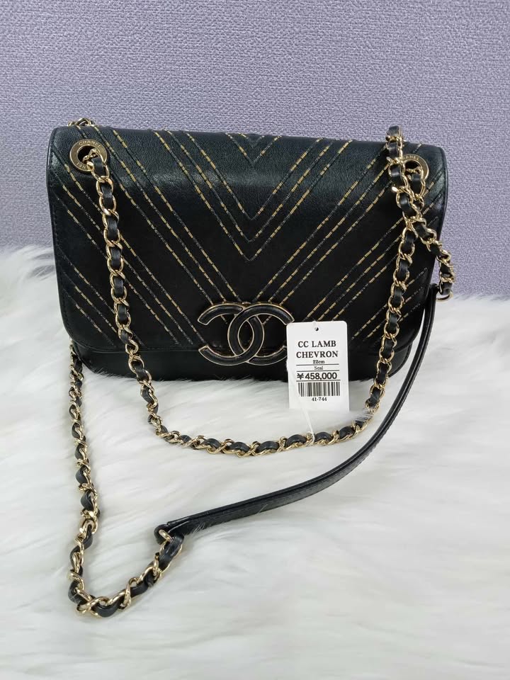CHANEL Lamb Chevron