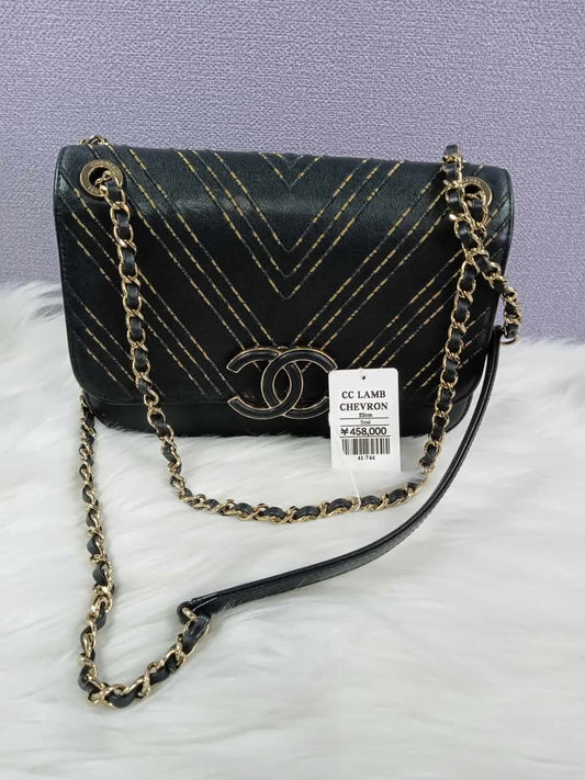 CHANEL Lamb Chevron