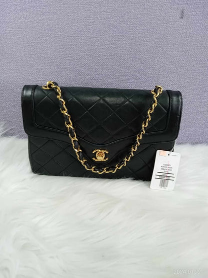CHANEL Matelasse Chain Bag