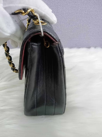 CHANEL Matelasse Chain Bag