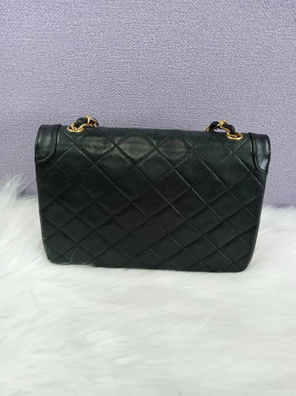 CHANEL Matelasse Chain Bag