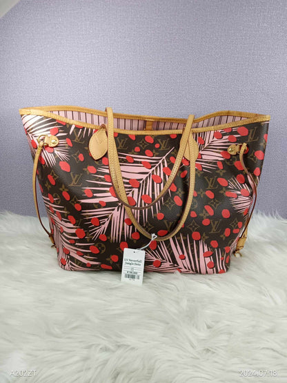 LOUIS VUITTON  Monogram Neverfull Jungle Dots