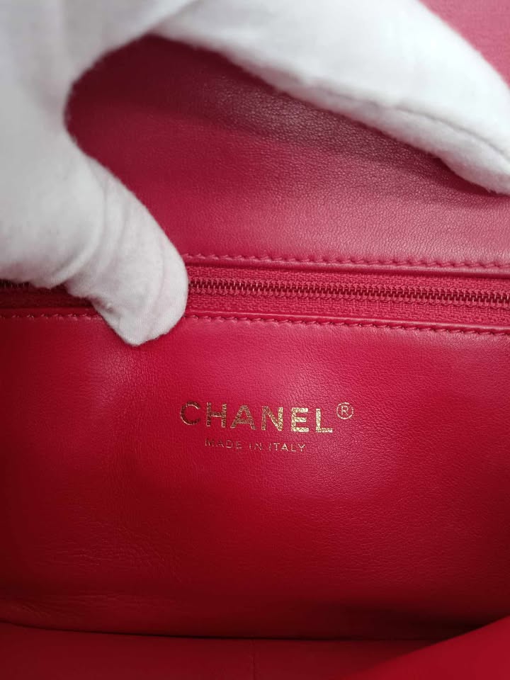 CHANEL Lambskin Carry Chic Flap