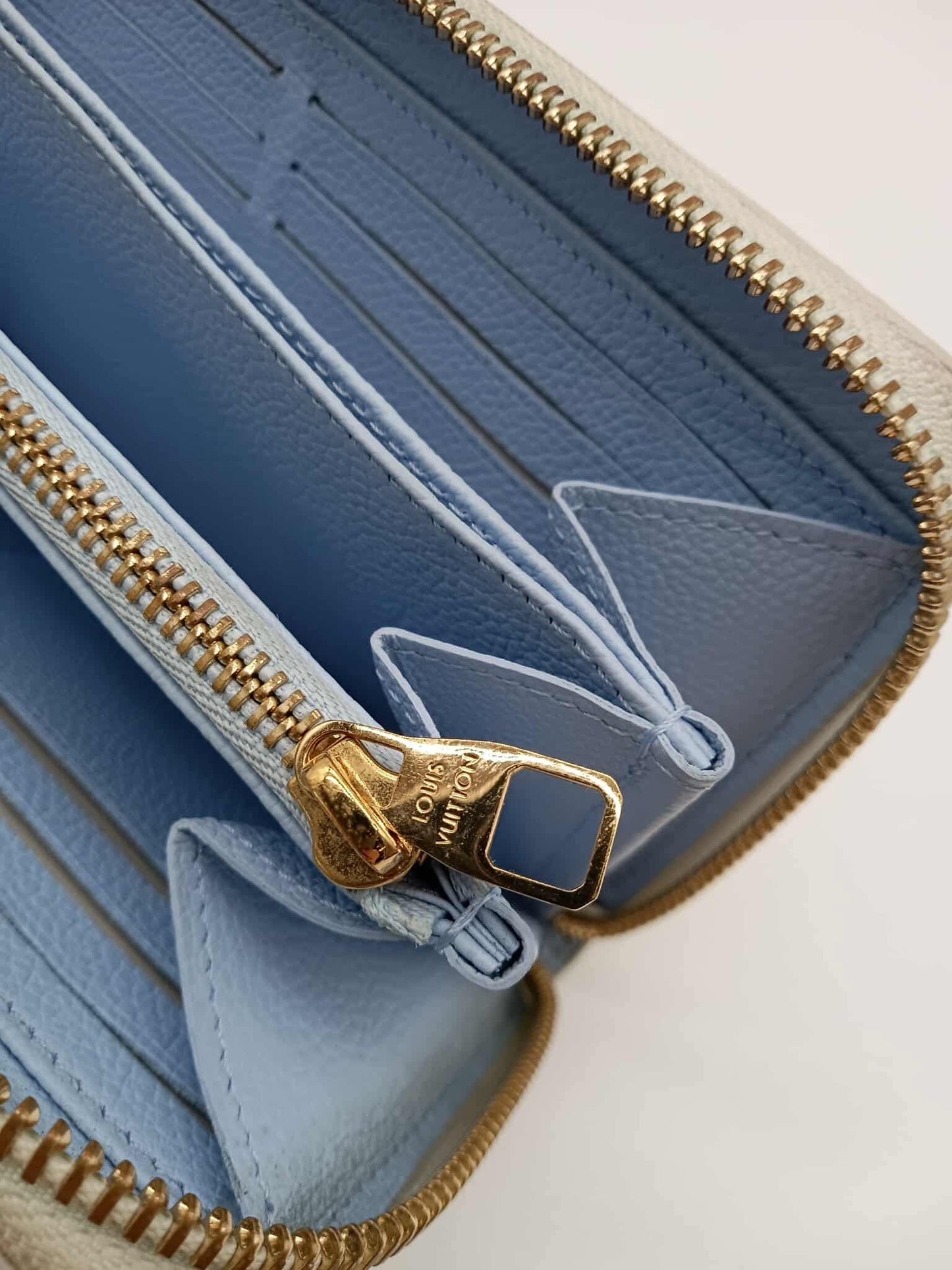 LOUIS VUITTON Monogram Empreinte Zippy Wallet
