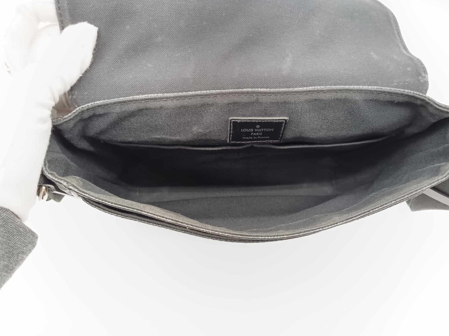 LOUIS VUITTON Damier Graphite District Messenger Bag PM