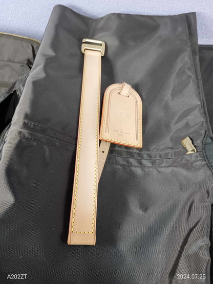 LOUIS VUITTON  Monogram Pegase 50