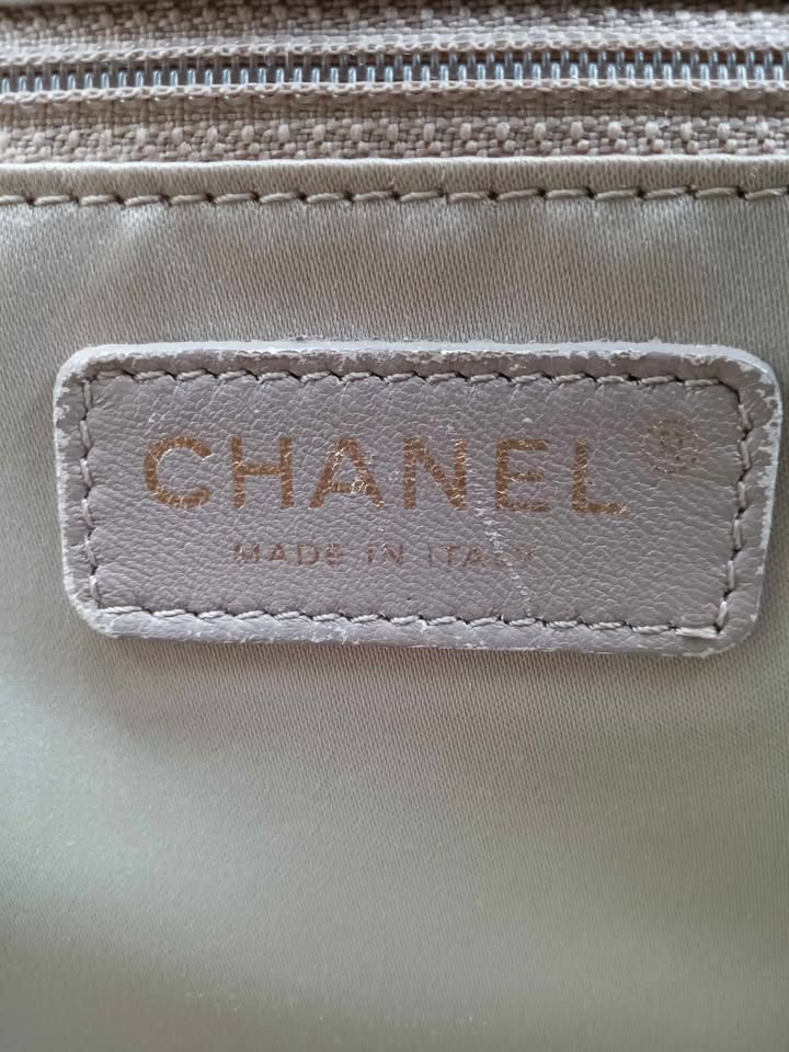 CHANEL Charm Tote V-stitch