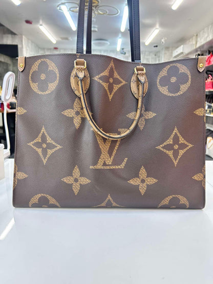 LOUIS VUITTON Monogram Reverse On The Go GM