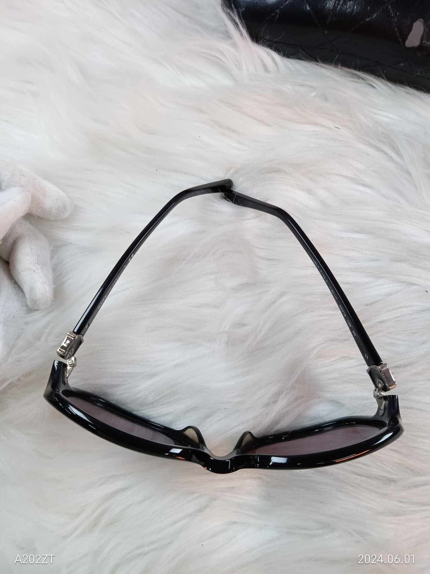 CHANEL Sunglasses