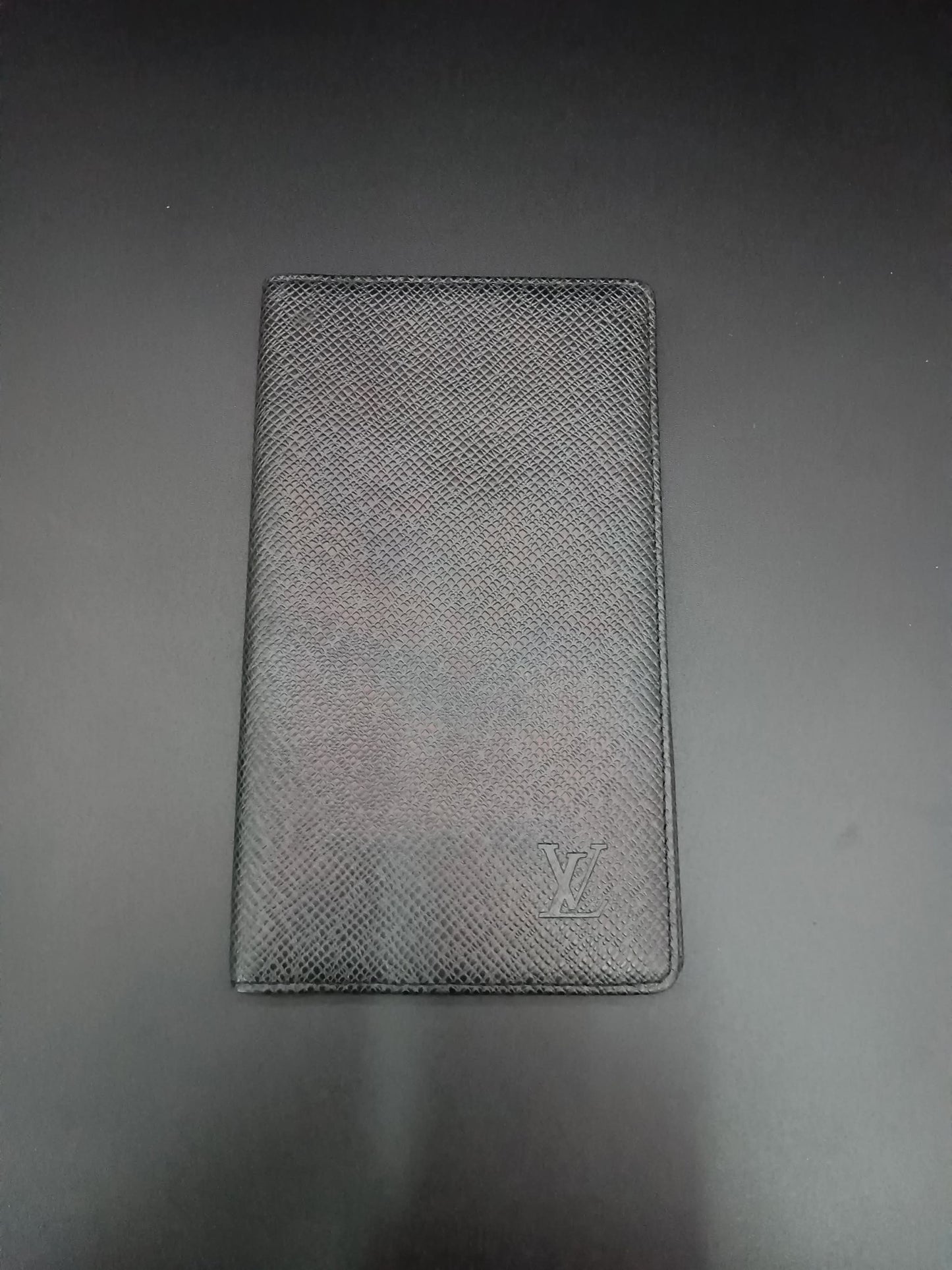 LOUIS VUITTON Taiga Leather Agenda