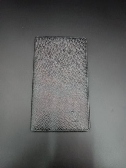 LOUIS VUITTON Taiga Leather Agenda